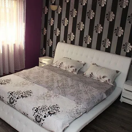 Vila Crema Deluxe Vilă *